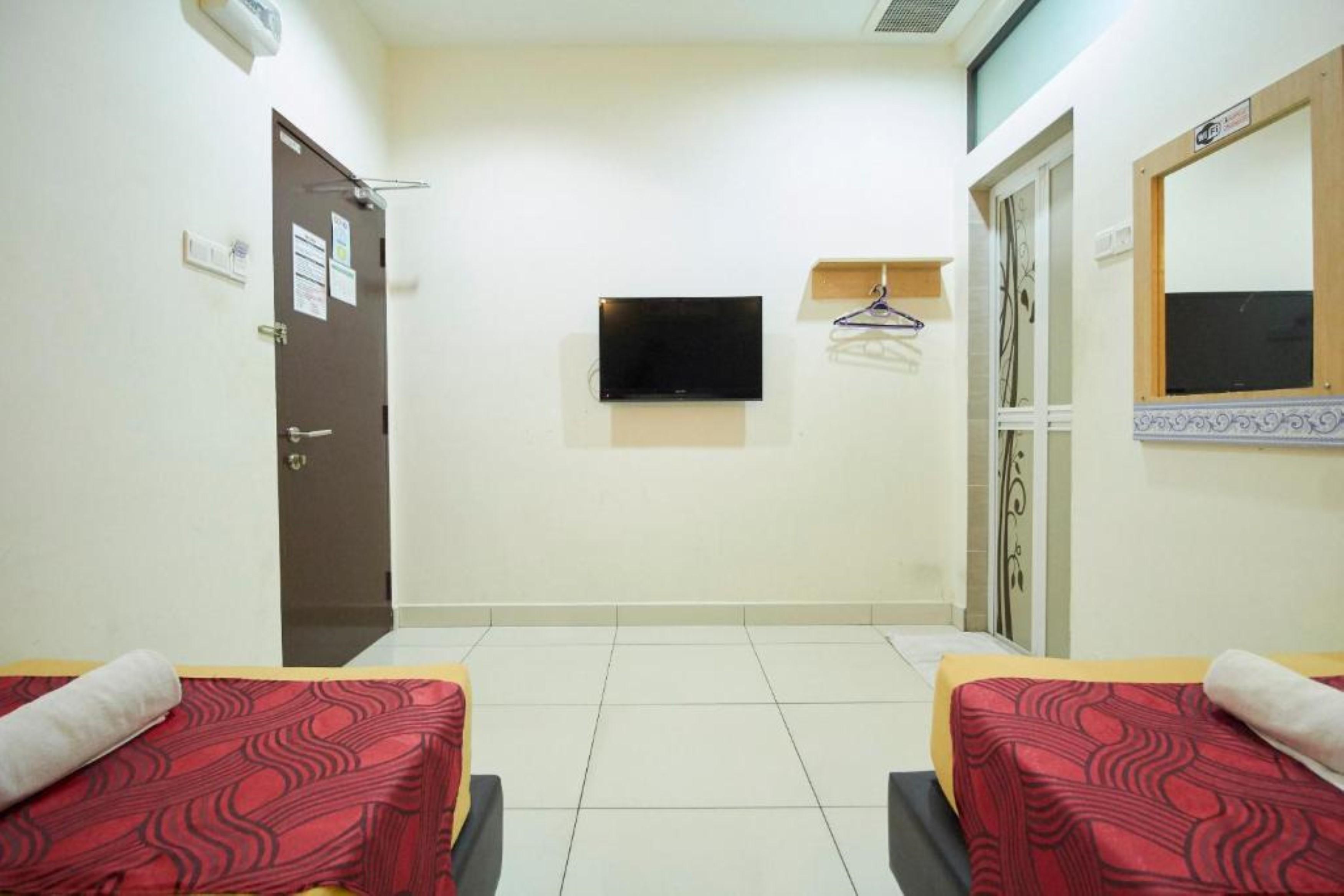 Coop Hotel Putrajaya & Cyberjaya Kampung Dengkil Exterior photo