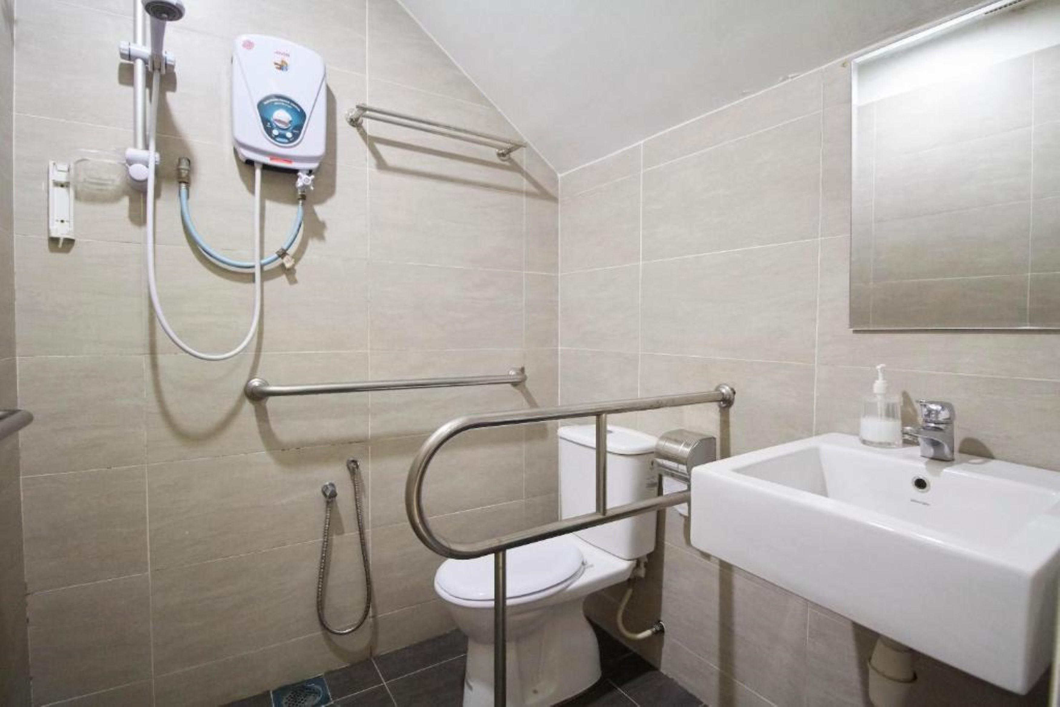 Coop Hotel Putrajaya & Cyberjaya Kampung Dengkil Exterior photo