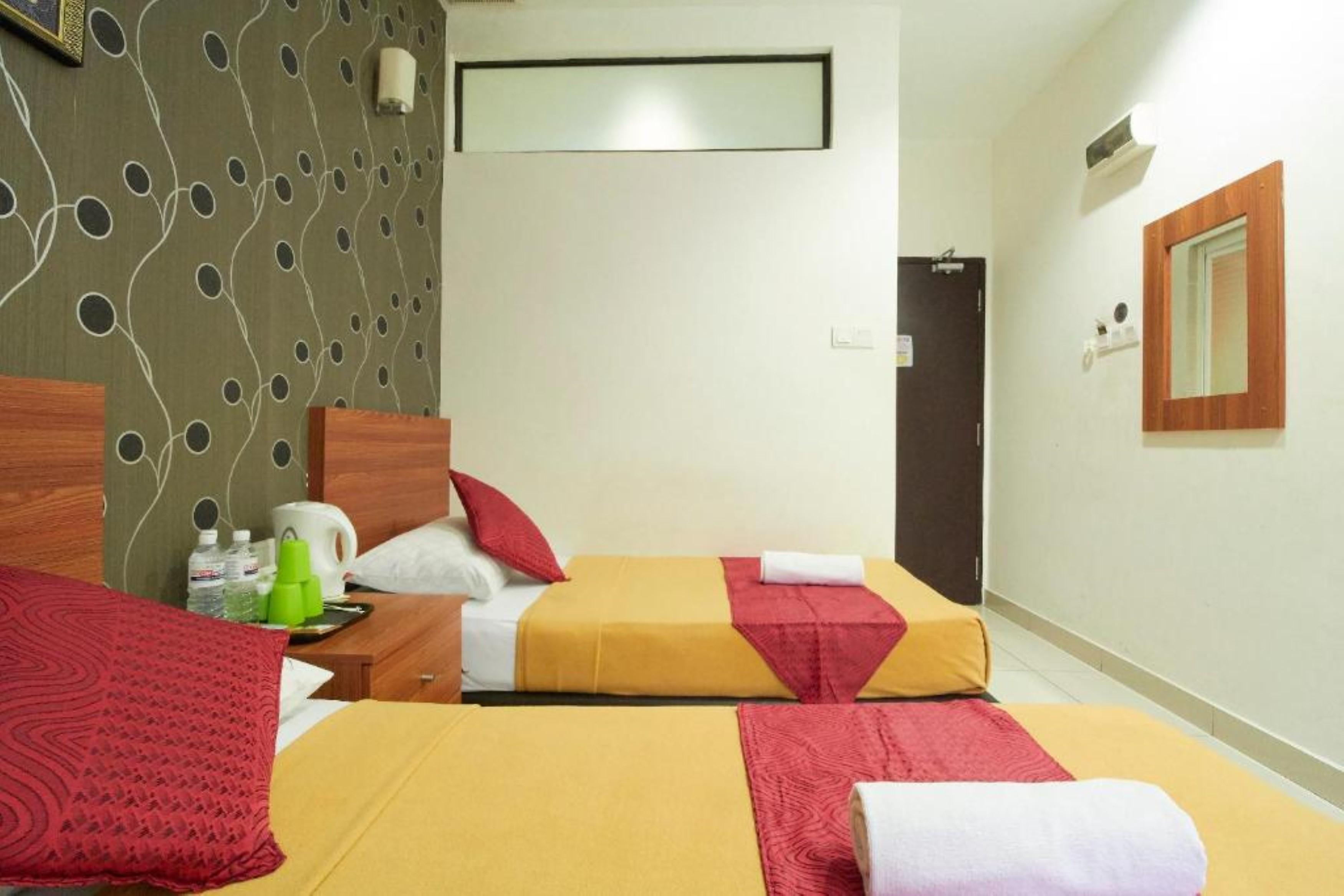 Coop Hotel Putrajaya & Cyberjaya Kampung Dengkil Exterior photo