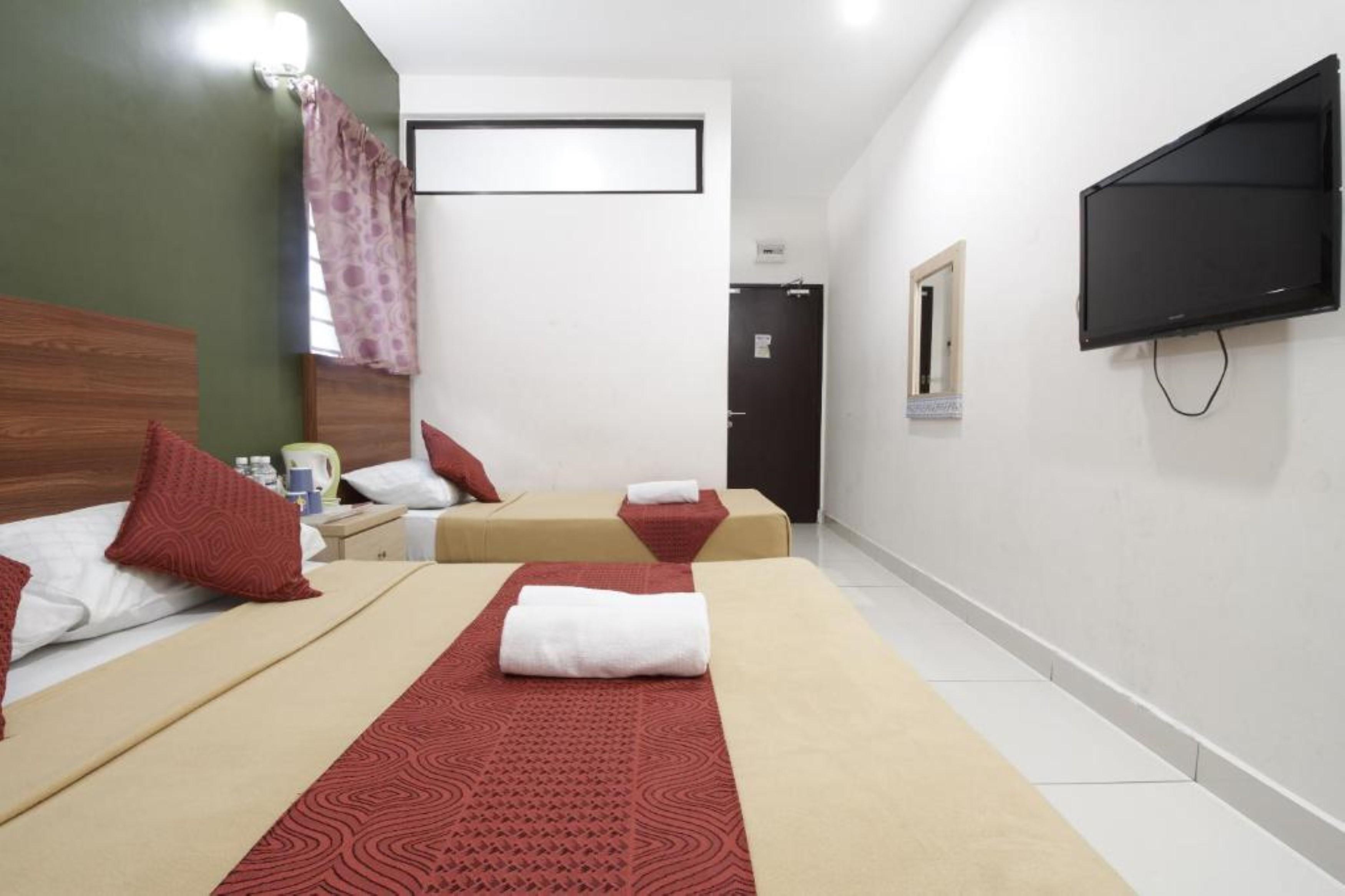 Coop Hotel Putrajaya & Cyberjaya Kampung Dengkil Exterior photo