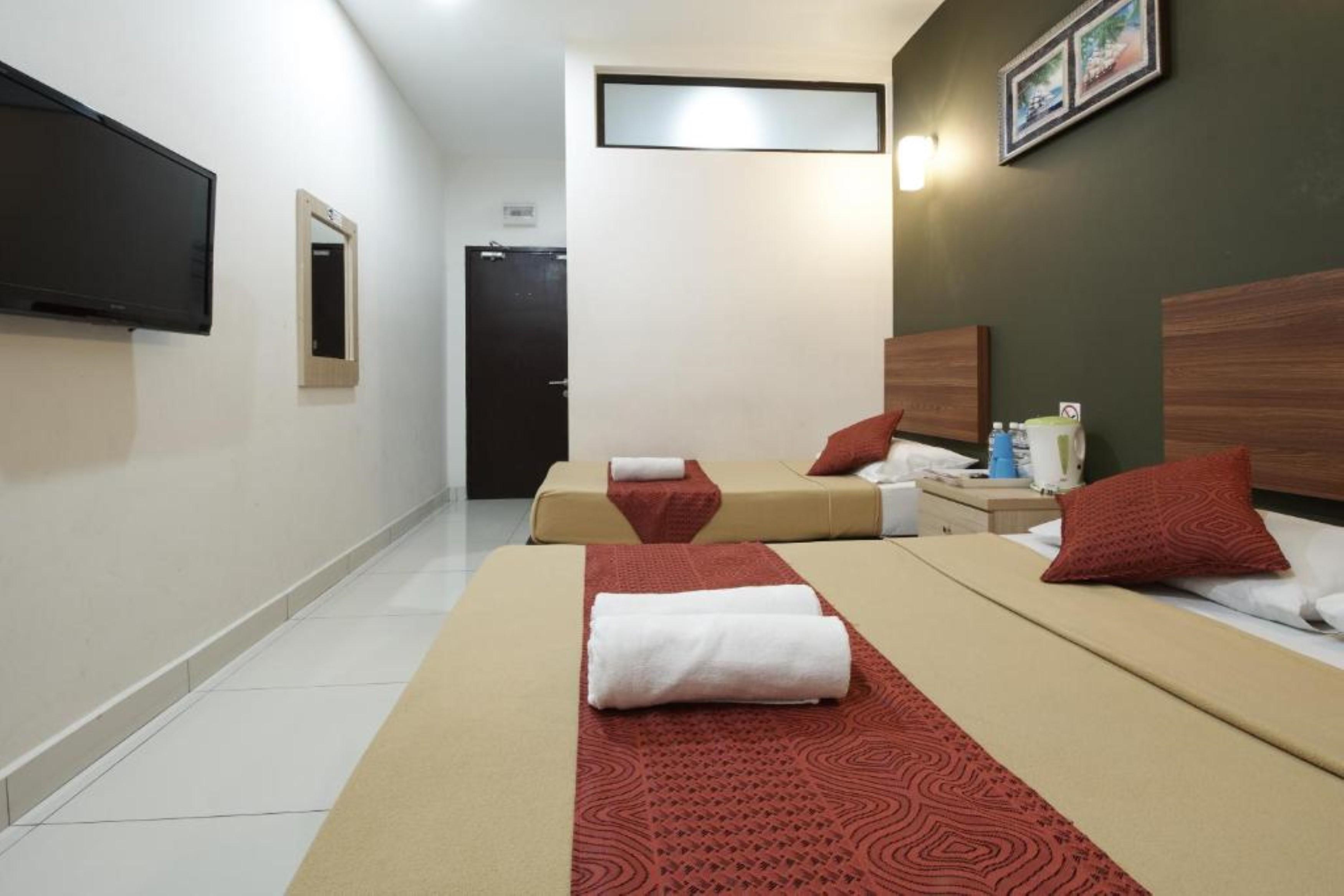 Coop Hotel Putrajaya & Cyberjaya Kampung Dengkil Exterior photo
