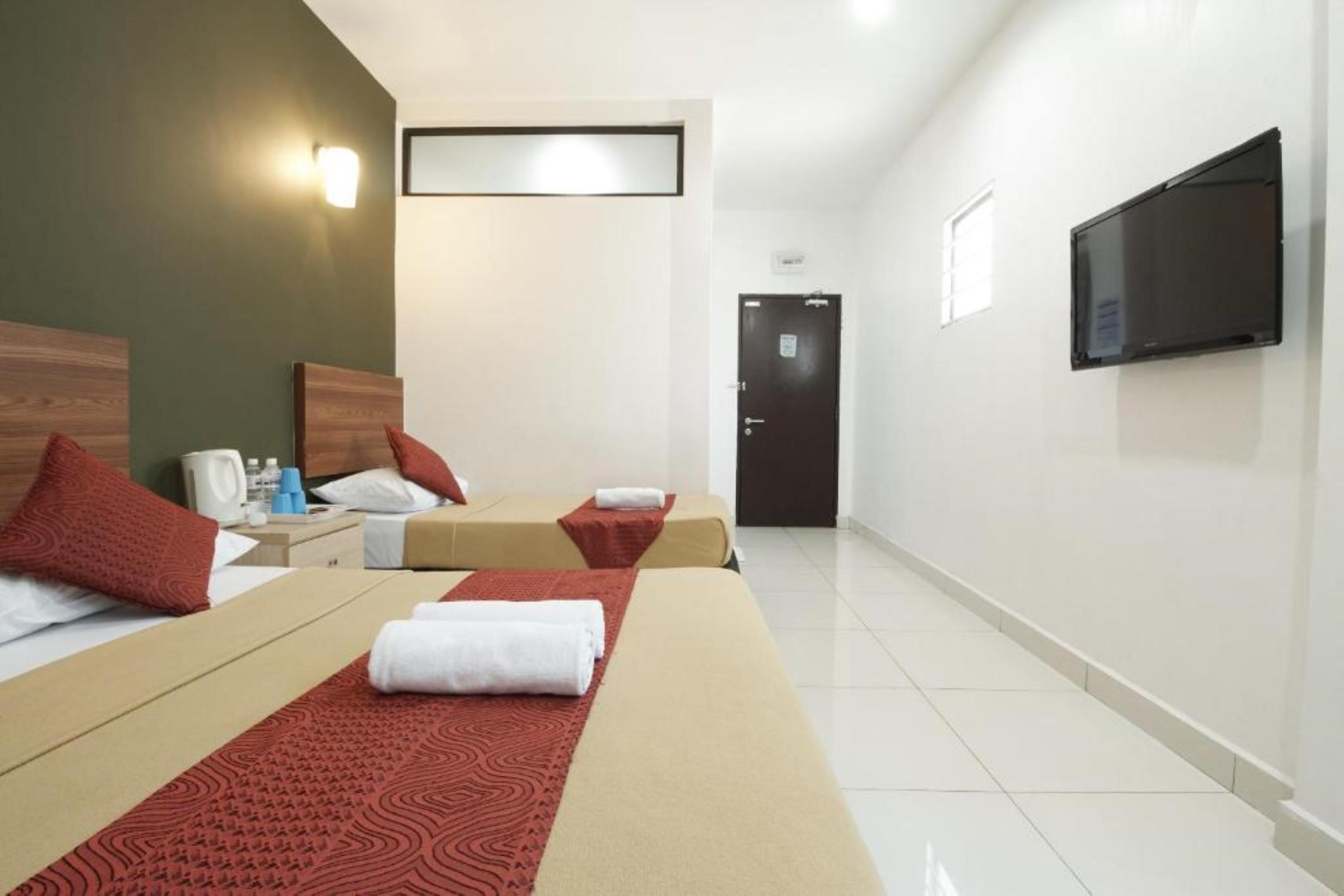 Coop Hotel Putrajaya & Cyberjaya Kampung Dengkil Exterior photo