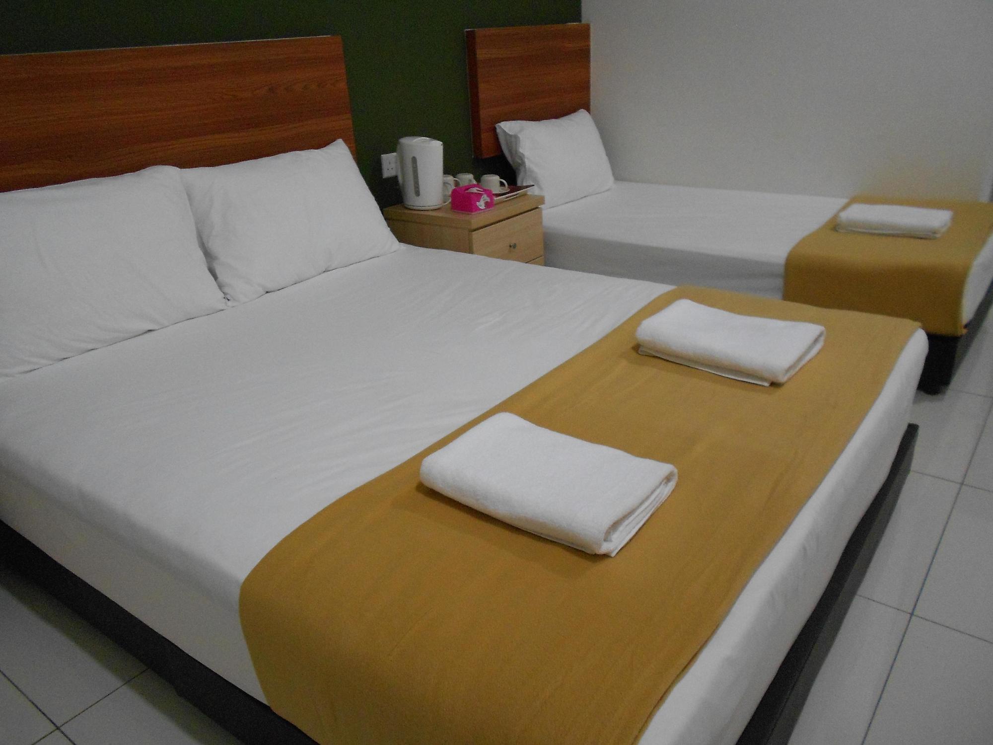 Coop Hotel Putrajaya & Cyberjaya Kampung Dengkil Exterior photo