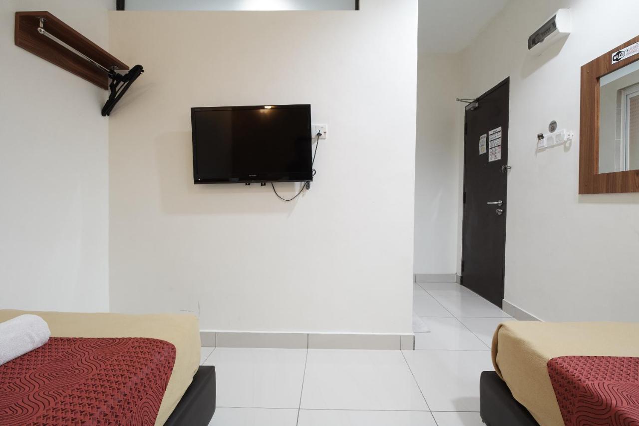 Coop Hotel Putrajaya & Cyberjaya Kampung Dengkil Exterior photo